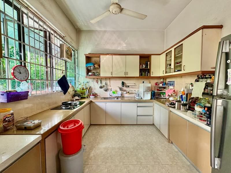 2-storey Terraced House for Sale in Island Glades (Jelutong) - Ping Koay - Kitchen - PropertyGuru.com.my