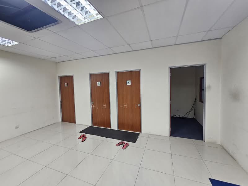 Kedai / Pejabat untuk Disewa di Sungai Besi (Kuala Lumpur) - Kah Hing - Interior - PropertyGuru.com.my