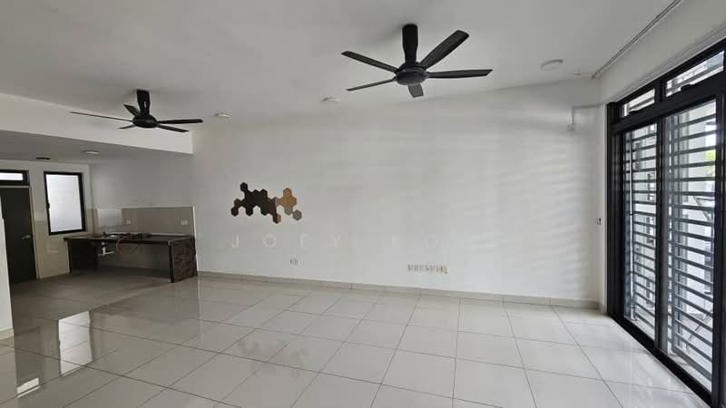 Rumah Teres 2 Tingkat untuk Dijual di Shah Alam (Selangor) - Joey Koh - Living Room - PropertyGuru.com.my