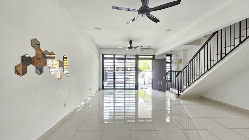 Rumah Teres 2 Tingkat untuk Dijual di Shah Alam (Selangor) - Joey Koh - Living Room - PropertyGuru.com.my