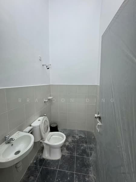 Rumah Teres 2 Tingkat untuk Disewa di Pontian (Johor) - Brandon Ding - Bathroom - PropertyGuru.com.my