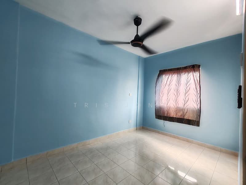 Rumah Flat untuk Dijual di Bandar Country Homes - Tris Jong - Interior - PropertyGuru.com.my