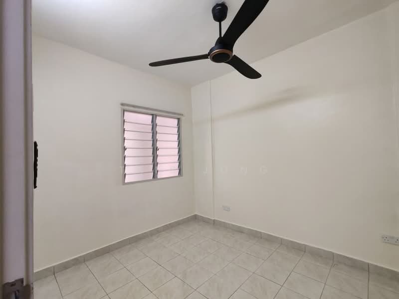 Rumah Flat untuk Dijual di Bandar Country Homes - Tris Jong - Interior - PropertyGuru.com.my