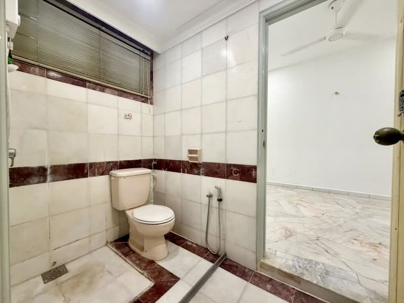 Semi-Detached House for Rent in Tanjung Bungah (Penang) - Lee Xue Chen - Bathroom - PropertyGuru.com.my