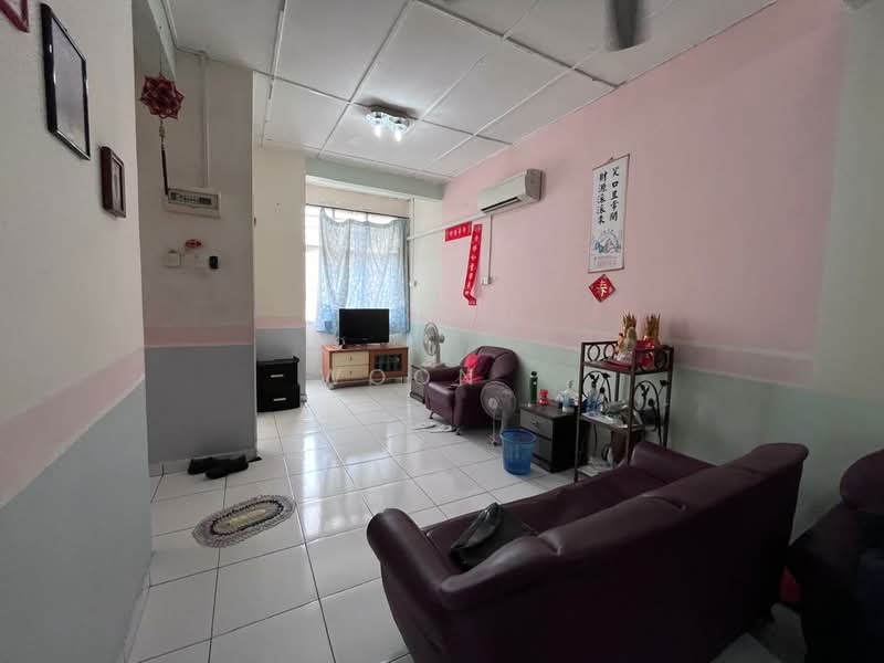 Townhouse for Sale in Alai (Melaka) - Woon . - Living Room - PropertyGuru.com.my