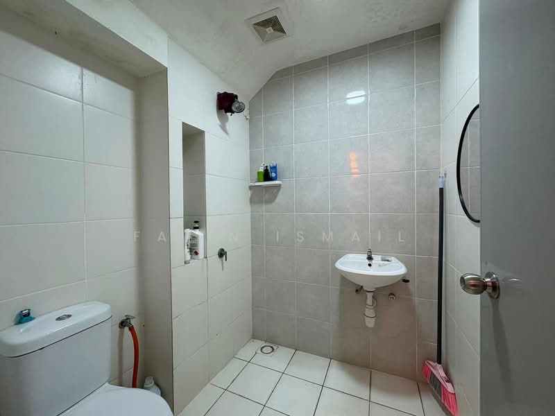 2-storey Terraced House for Sale in Eco Grandeur (Puncak Alam) - Fatin Ismail - Bathroom - PropertyGuru.com.my