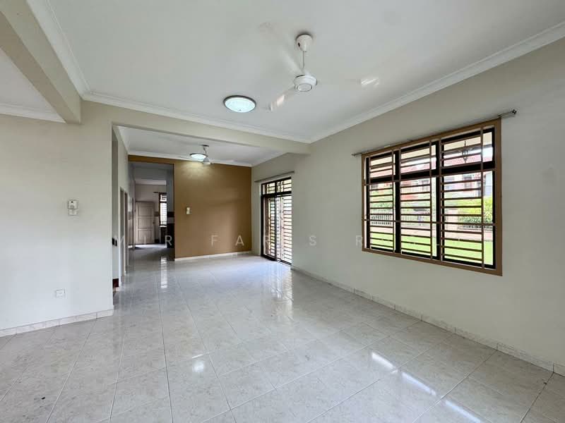 2-storey Terraced House for Sale in Taman Damansara Aliff (Tampoi) - Amir Faris Rusli - Living Room - PropertyGuru.com.my
