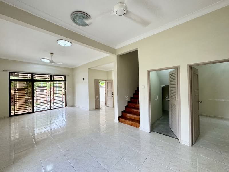 2-storey Terraced House for Sale in Taman Damansara Aliff (Tampoi) - Amir Faris Rusli - Living Room - PropertyGuru.com.my
