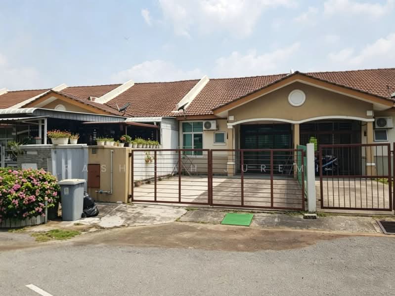 1-storey Terraced House for Sale in Bandar Saujana Putra (Tanjong Duabelas) - Rashidah Juremi - Exterior - PropertyGuru.com.my