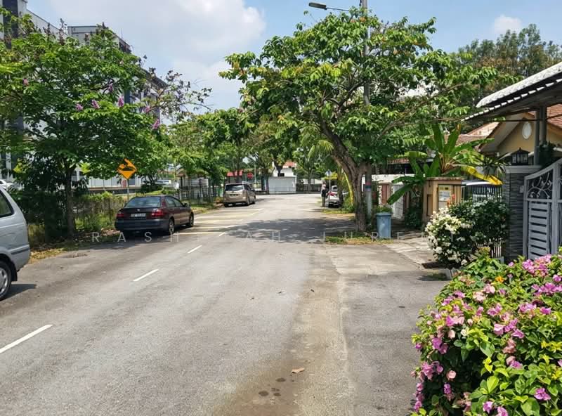 1-storey Terraced House for Sale in Bandar Saujana Putra (Tanjong Duabelas) - Rashidah Juremi - Exterior - PropertyGuru.com.my