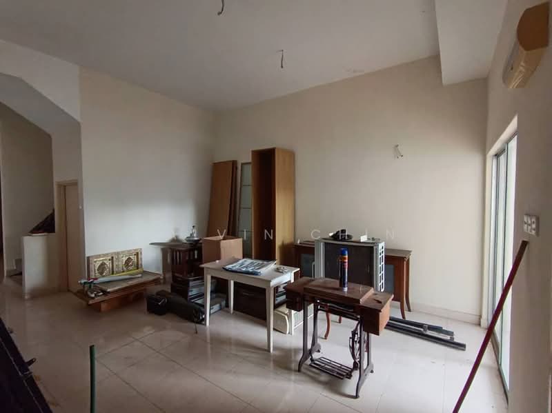 2.5-storey Terraced House for Sale in Ulu Kelang (Selangor) - calvin Chin - Living Room - PropertyGuru.com.my