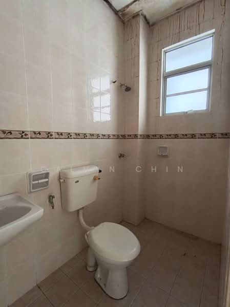 2.5-storey Terraced House for Sale in Ulu Kelang (Selangor) - calvin Chin - Bathroom - PropertyGuru.com.my