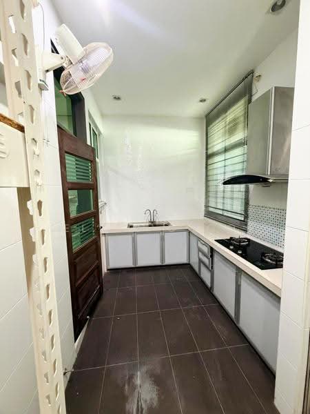 Semi-Detached House for Sale in Taman Seri Cendana (Juru) - Elvin Choo - Kitchen - PropertyGuru.com.my