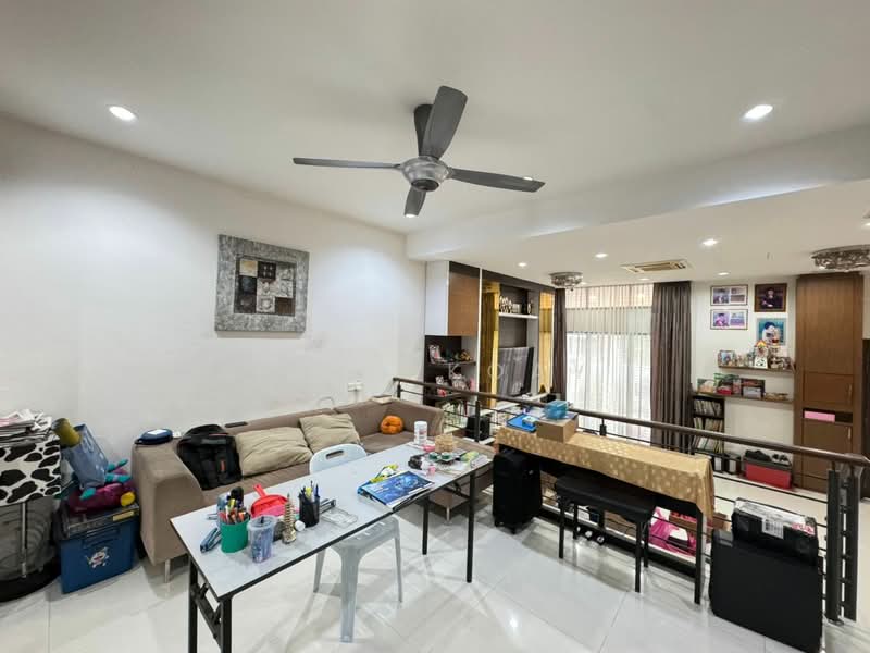 Rumah Teres 2-Tingkat untuk Dijual di Island Glades (Jelutong) - Ping Koay - Living Room - PropertyGuru.com.my