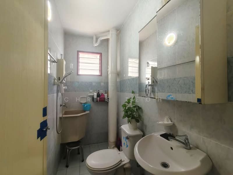 Kondominium untuk Dijual di Serina Bay - Chris Teoh - Bathroom - PropertyGuru.com.my