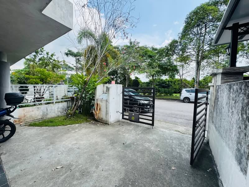 1-storey Terraced House for Sale in Bandar Putera 2 (Klang) - Nahathir Shahabudin - Exterior - PropertyGuru.com.my