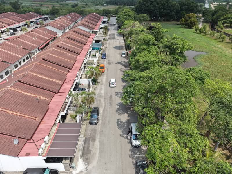 1-storey Terraced House for Sale in Bandar Putera 2 (Klang) - Nahathir Shahabudin - Exterior - PropertyGuru.com.my