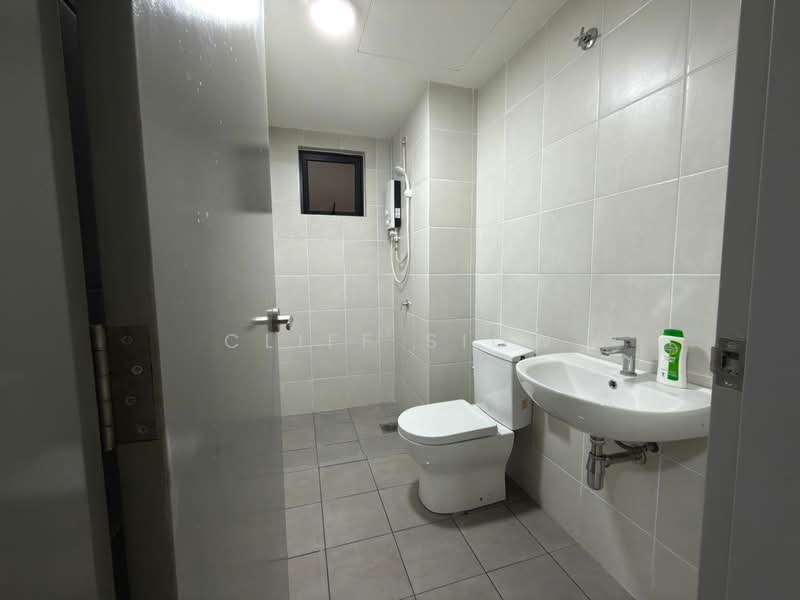 Servis Apartment untuk Disewa di M Centura - Cliff Siow - Bathroom - PropertyGuru.com.my