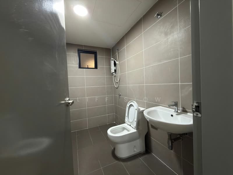 Servis Apartment untuk Disewa di M Centura - Cliff Siow - Bathroom - PropertyGuru.com.my