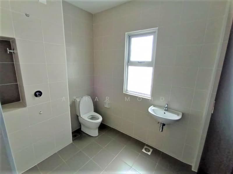 2-storey Terraced House for Sale in Bandar Serenia (Dengkil) - Azhar Mohd - Bathroom - PropertyGuru.com.my