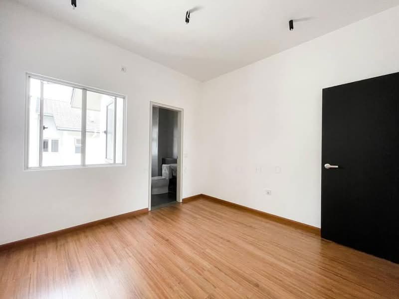 2-storey Terraced House for Sale in Bandar Serenia (Dengkil) - Azhar Mohd - Interior - PropertyGuru.com.my