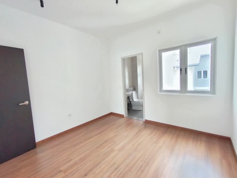 2-storey Terraced House for Sale in Bandar Serenia (Dengkil) - Azhar Mohd - Bedroom - PropertyGuru.com.my