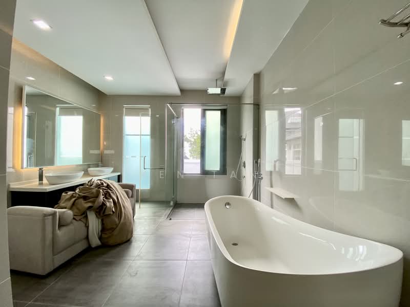 Bungalow for Sale in Saujana Golf and Country Club (Shah Alam) - Ken Tan - Bathroom - PropertyGuru.com.my