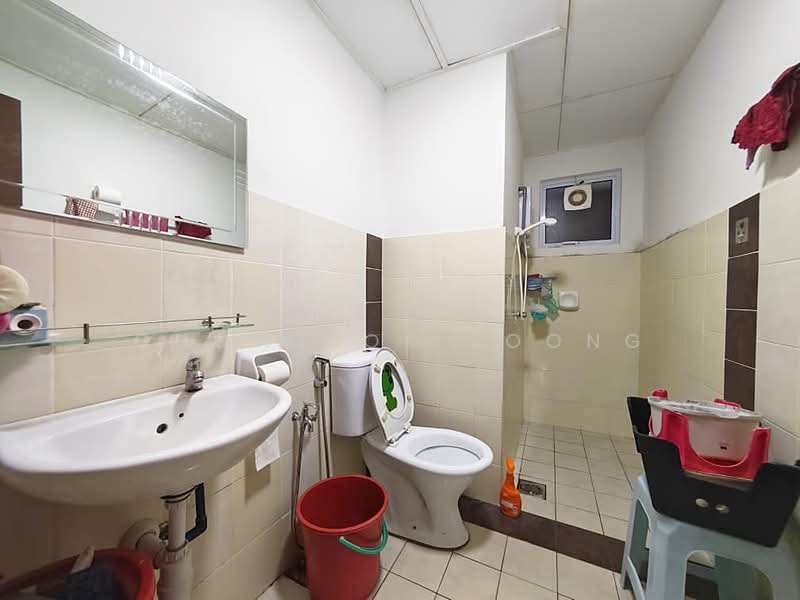 Service Residence for Sale at Koi Kinrara - Chow Kok Toong - Bathroom - PropertyGuru.com.my