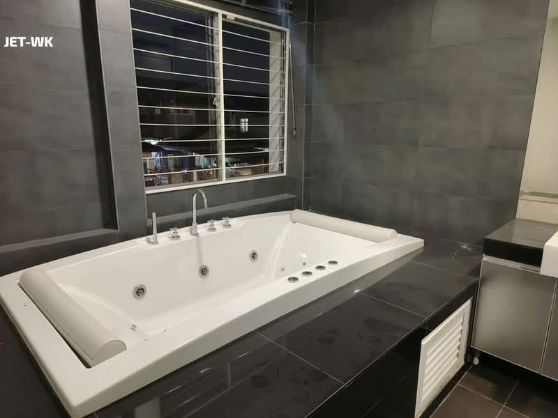Rumah Berkembar untuk Disewa di Setia Damai (Setia Alam) - Loke . - Bathroom - PropertyGuru.com.my