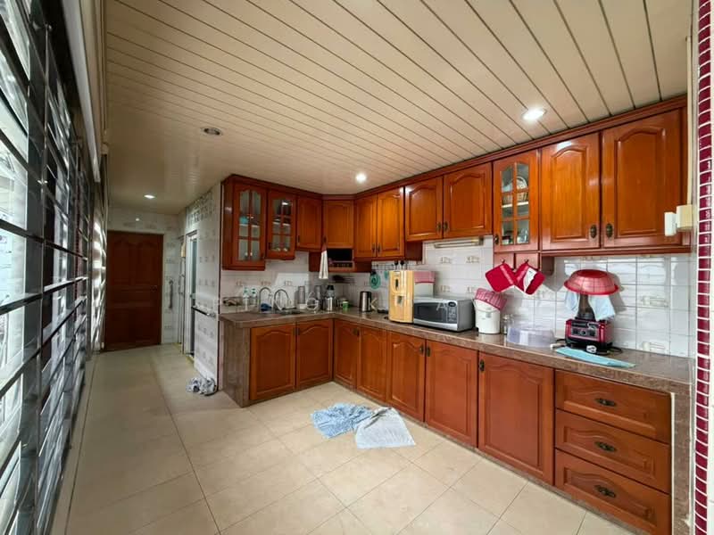 Semi-Detached House for Sale in Island Park (Jelutong) - Ping Koay - Kitchen - PropertyGuru.com.my