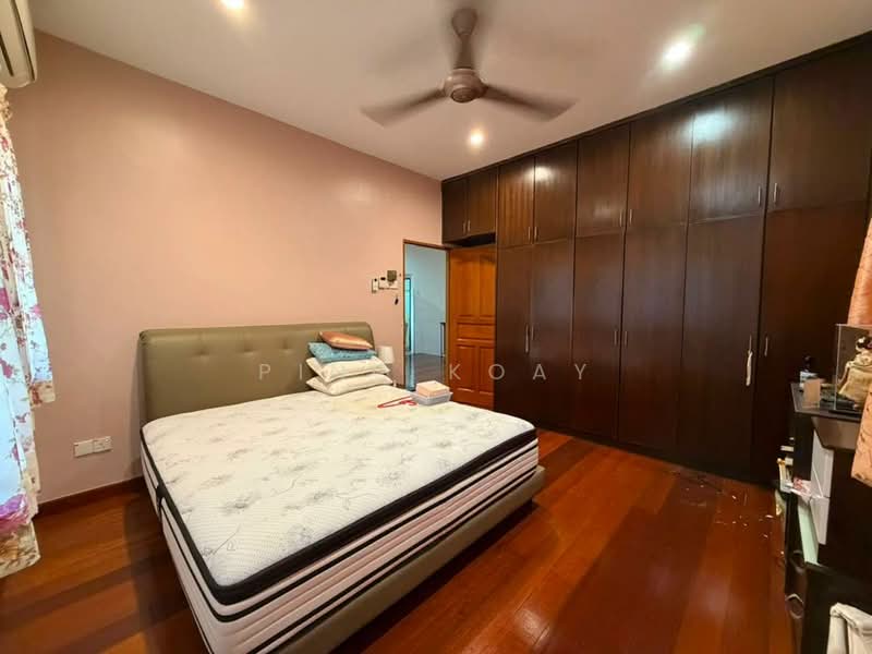 Semi-Detached House for Sale in Island Park (Jelutong) - Ping Koay - Bedroom - PropertyGuru.com.my