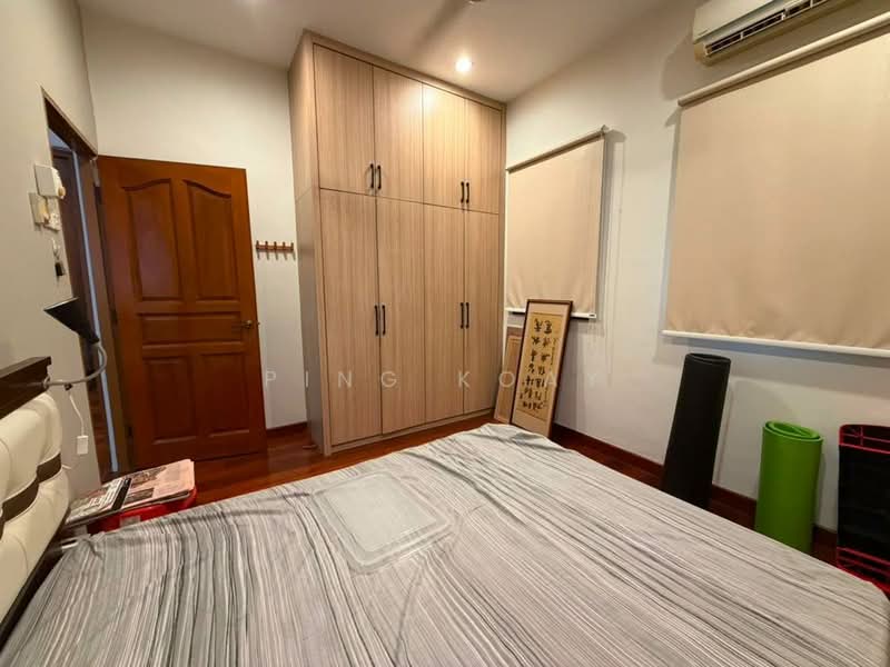 Semi-Detached House for Sale in Island Park (Jelutong) - Ping Koay - Bedroom - PropertyGuru.com.my