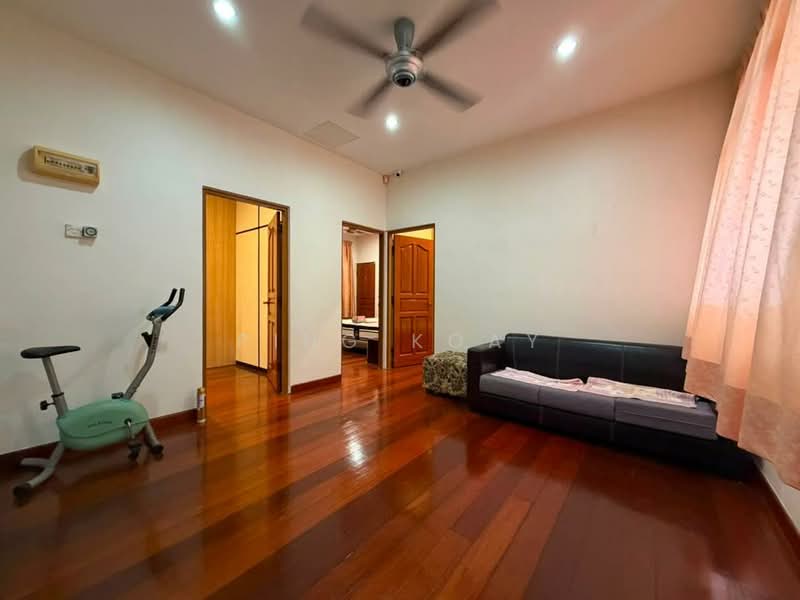 Semi-Detached House for Sale in Island Park (Jelutong) - Ping Koay - Living Room - PropertyGuru.com.my