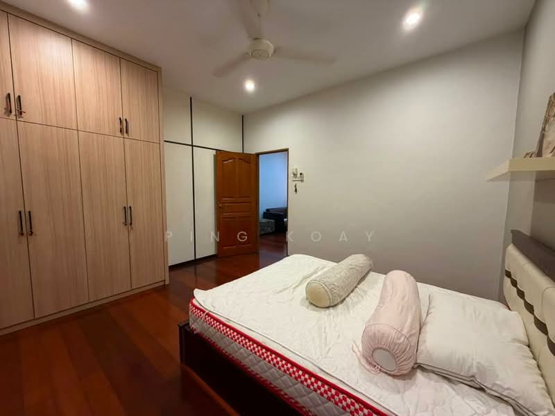 Semi-Detached House for Sale in Island Park (Jelutong) - Ping Koay - Bedroom - PropertyGuru.com.my