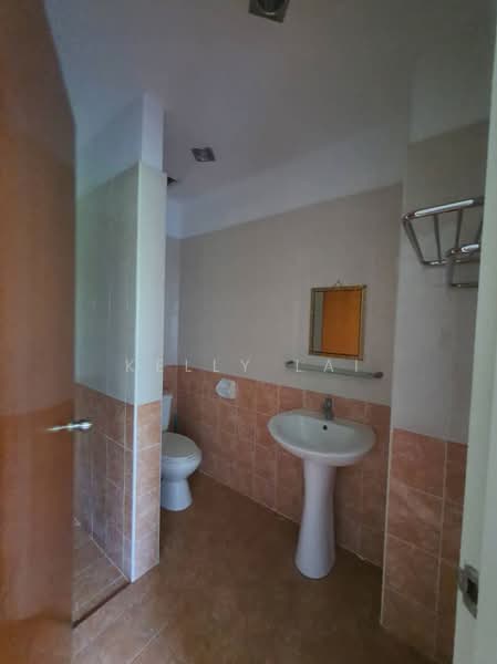 Rumah Teres 3 Tingkat untuk Disewa di Taman Tasik Indah Mewah (Batu) - Kelly Lai - Bathroom - PropertyGuru.com.my
