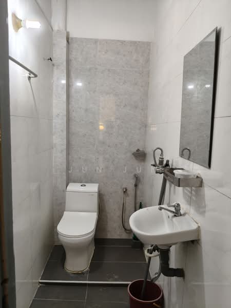Rumah Teres 2 Tingkat untuk Dijual di Taman Bukit Angsana (Cheras) - Jun Jun - Bathroom - PropertyGuru.com.my