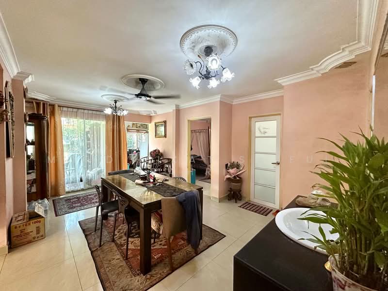 Rumah Teres 2 Tingkat untuk Dijual di Taman Lestari Perdana (Seri Kembangan) - Mohd Aizat Saiful Bahri - Dining Room - PropertyGuru.com.my