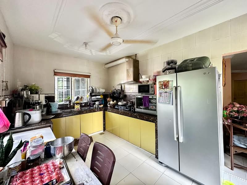 Rumah Teres 2 Tingkat untuk Dijual di Taman Lestari Perdana (Seri Kembangan) - Mohd Aizat Saiful Bahri - Kitchen - PropertyGuru.com.my
