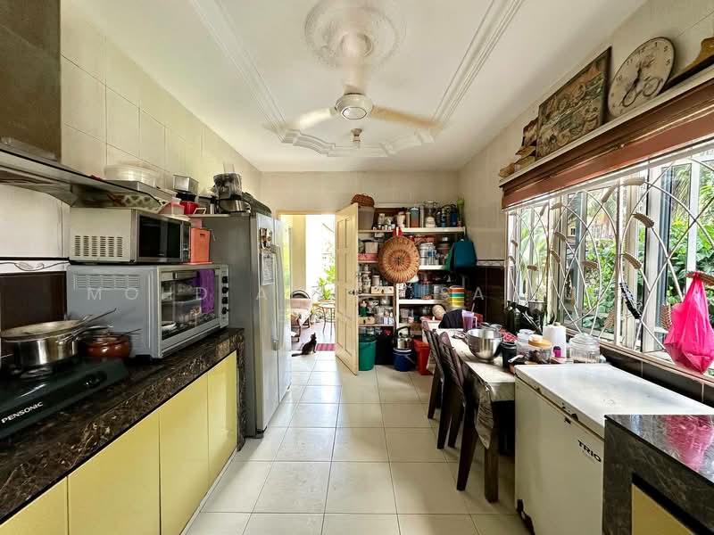 Rumah Teres 2 Tingkat untuk Dijual di Taman Lestari Perdana (Seri Kembangan) - Mohd Aizat Saiful Bahri - Kitchen - PropertyGuru.com.my