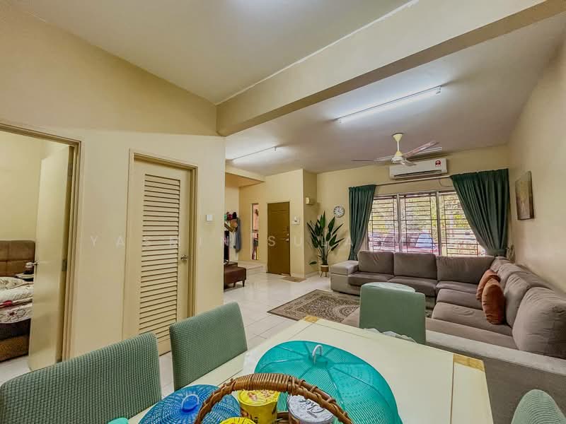 2-storey Terraced House for Sale in Alam Suria (Puncak Alam) - Yasmin Sulaiman - Living Room - PropertyGuru.com.my