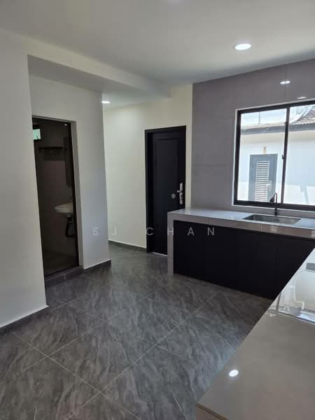 Rumah Teres 2 Tingkat untuk Disewa di Taman Johor Jaya (Johor Bahru) - SJ CHAN - Kitchen - PropertyGuru.com.my