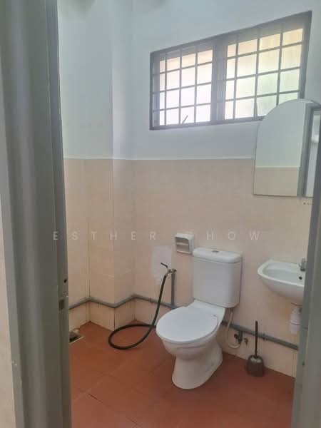2-storey Terraced House for Sale in Taman Kelana Idaman (Ara Damansara) - Esther Chow - Bathroom - PropertyGuru.com.my