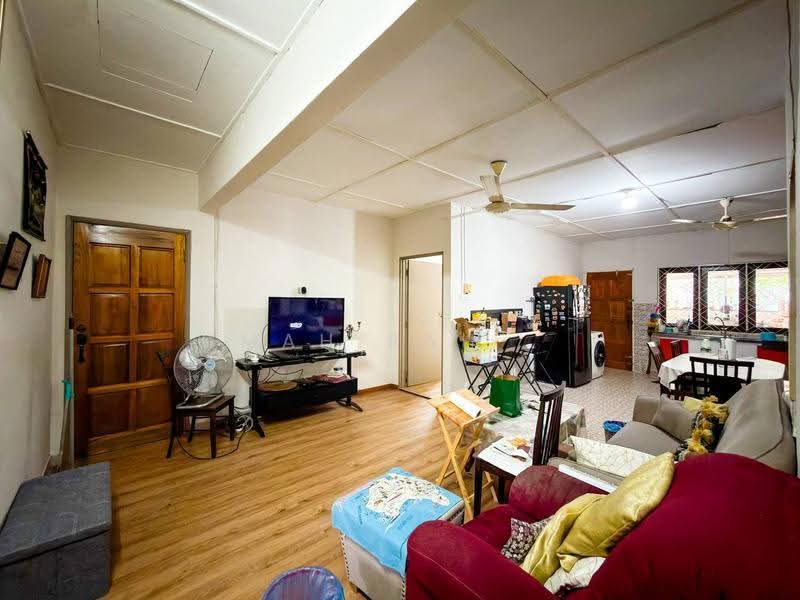Bungalow House for Sale in Kampung Tunku (Petaling Jaya) - Mahirah . - Living Room - PropertyGuru.com.my