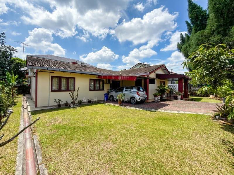 Bungalow House for Sale in Kampung Tunku (Petaling Jaya) - Mahirah . - Exterior - PropertyGuru.com.my