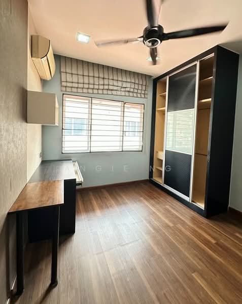 Rumah Kluster untuk Dijual di Kota Emerald (Rawang) - Angie Ng - Bedroom - PropertyGuru.com.my