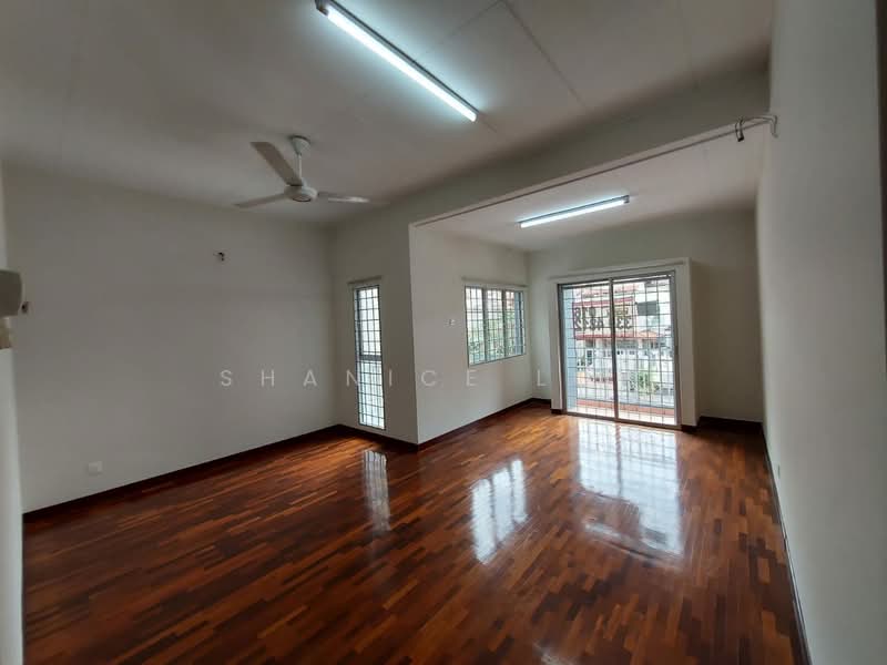 Rumah Teres 2 Tingkat untuk Dijual di Bandar Puteri Puchong (Puchong) - Shanice Low - Living Room - PropertyGuru.com.my