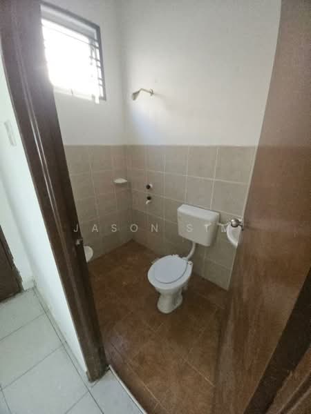 Rumah Teres 2 Tingkat untuk Dijual di Taman Scientex Senai (Senai) - Jason Sim - Bathroom - PropertyGuru.com.my