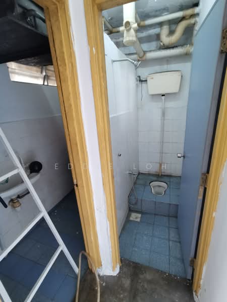 Pangsapuri untuk Disewa di PPR Raya Permai - Eddie Loh - Bathroom - PropertyGuru.com.my
