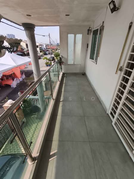 Rumah Teres 2 Tingkat untuk Dijual di Puchong (Selangor) - Marcus Low - Balcony - PropertyGuru.com.my