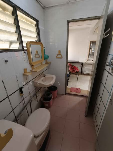 Rumah Teres 2 Tingkat untuk Dijual di Puchong (Selangor) - Marcus Low - Bathroom - PropertyGuru.com.my